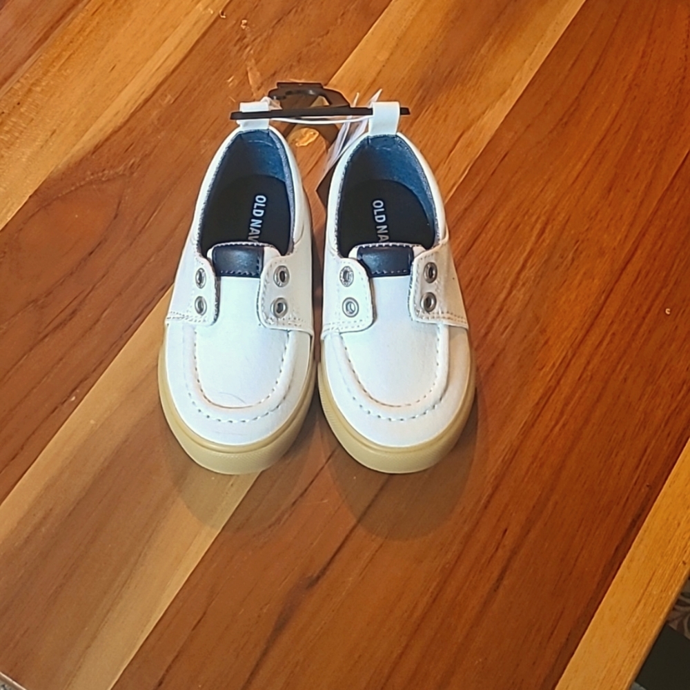 Old Navy white Canvas boat shoe sneakers toddler boy Size 6 Brand new